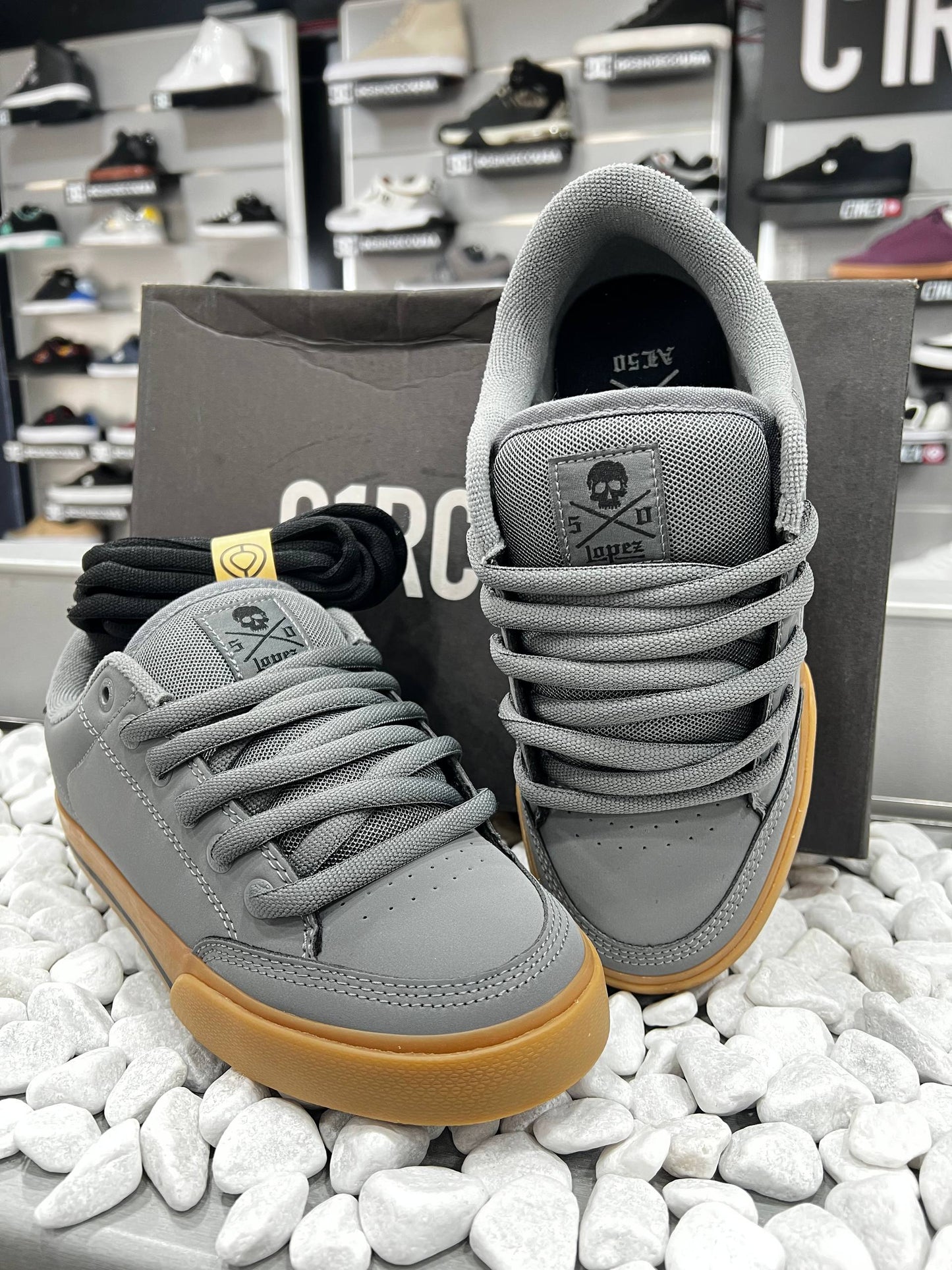 ZAPATOS MARCA C1RCA. MODELO AL 50 LOPEZ COLOR GREY GUM