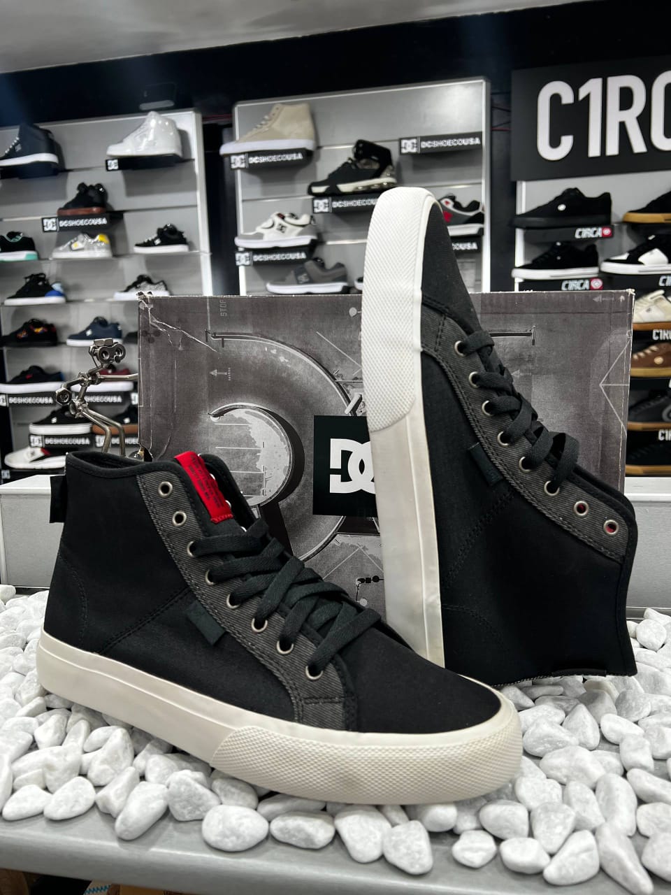 Zapatos DC SHOES MODELO MANUAL HI BGM