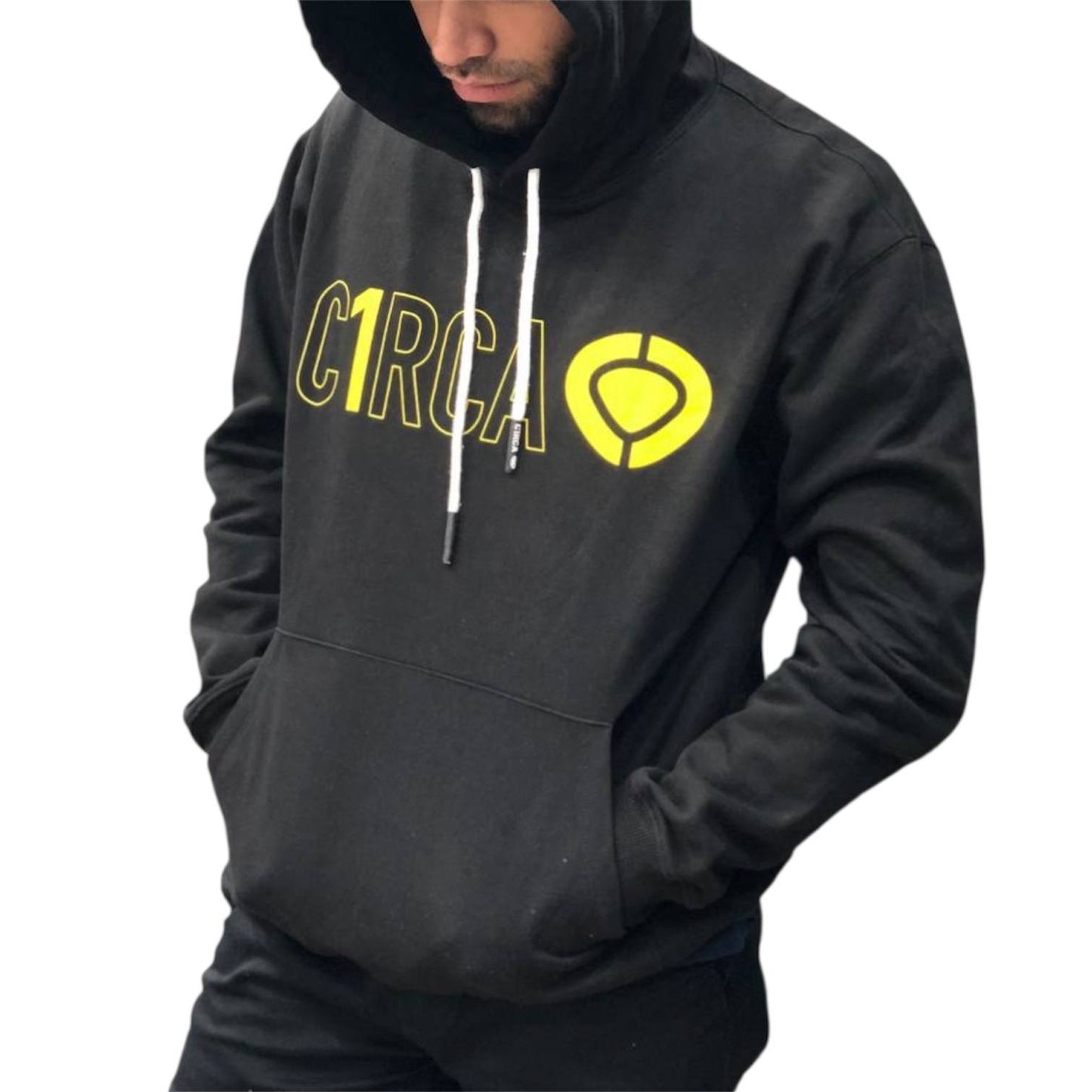 Hoodie Negro C1rca Modelo Logo Amarillo