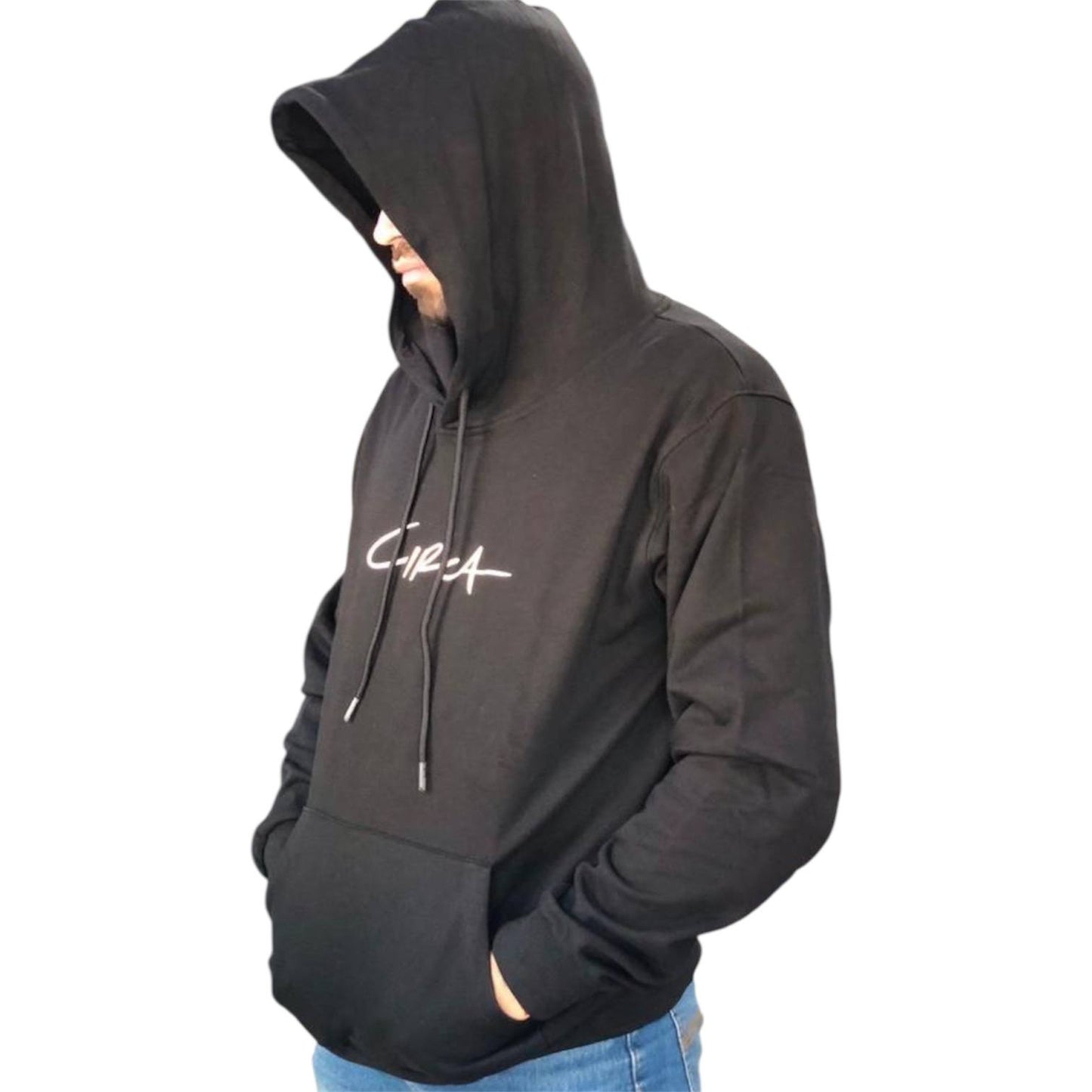Hoodie Negro C1rca Modelo Logo Blanco