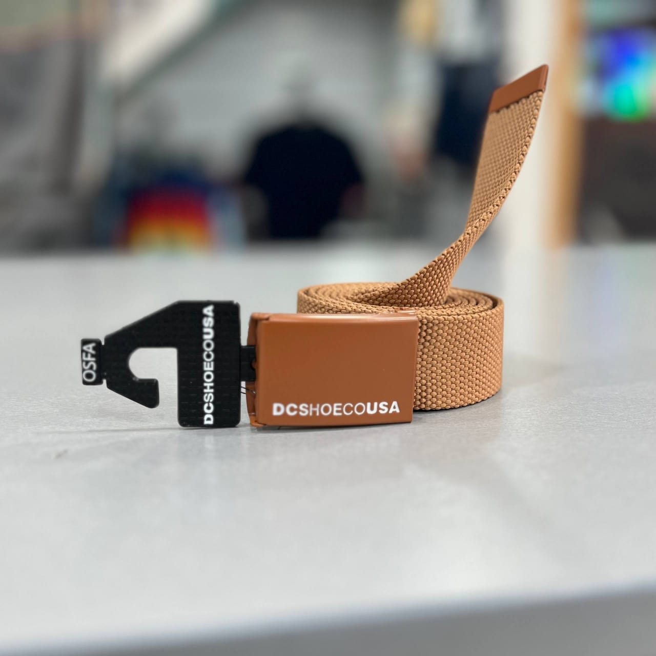 CORREA DE LONA WEB BELT 3 AJUSTABLE COLOR MARRON DC SHOES MODELO
