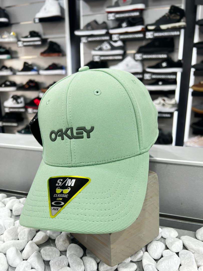 GORRA OAKLEY MODELO 6 PANEL NEW JADE 7AN CERRADA