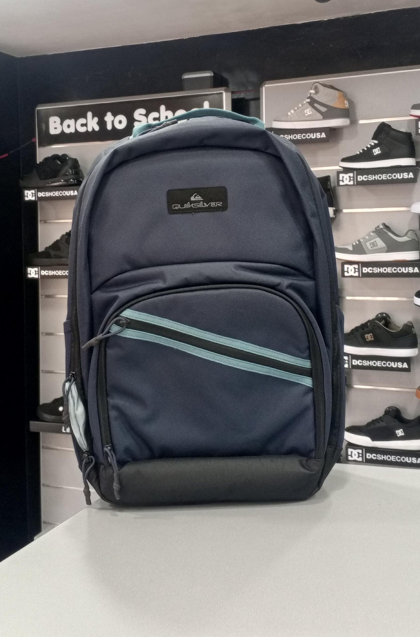 MORRAL QUIKSILVER MODELO SCHOOLIE COOLER AZU