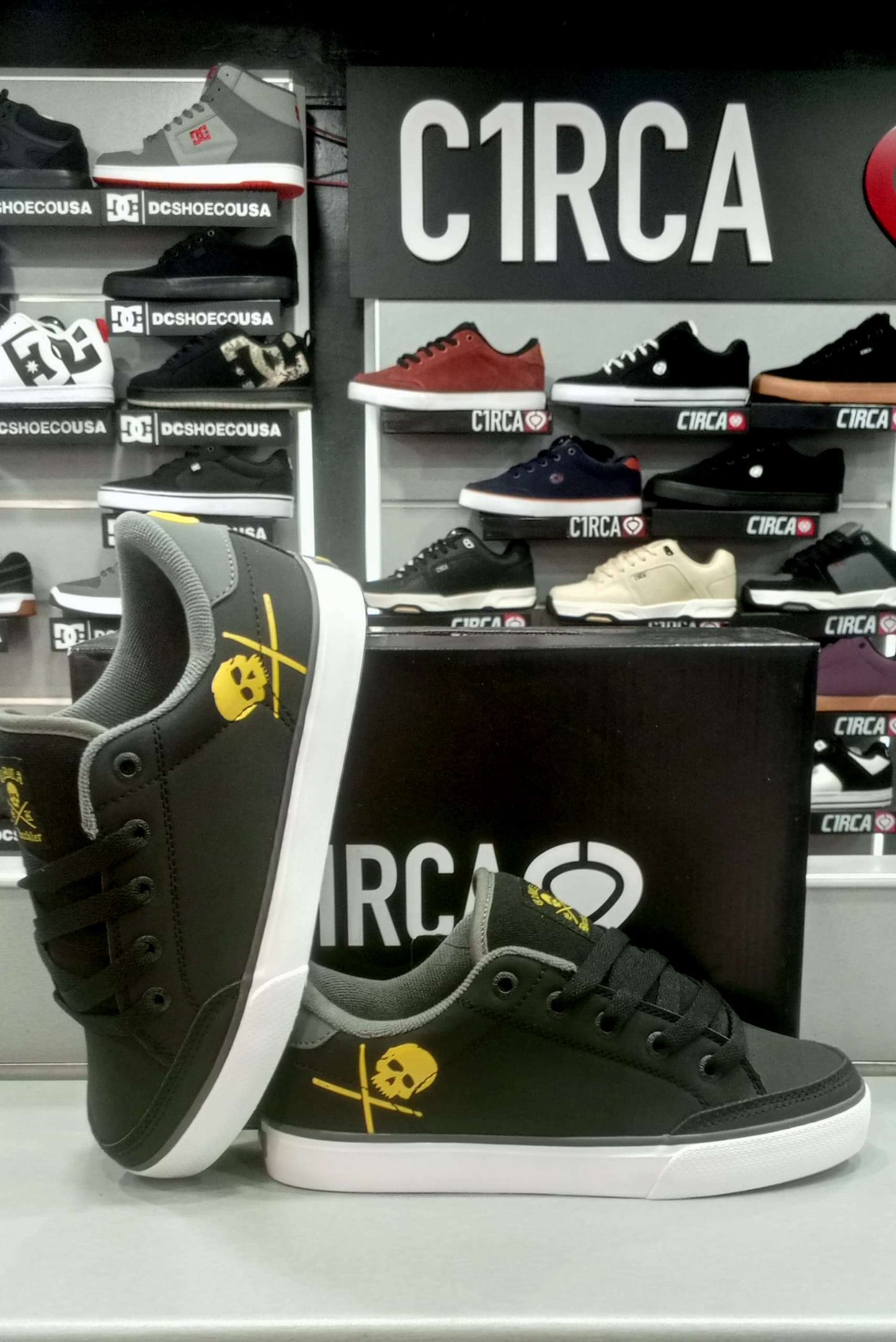 Zapatos C1rca Modelo Buckler Caviar