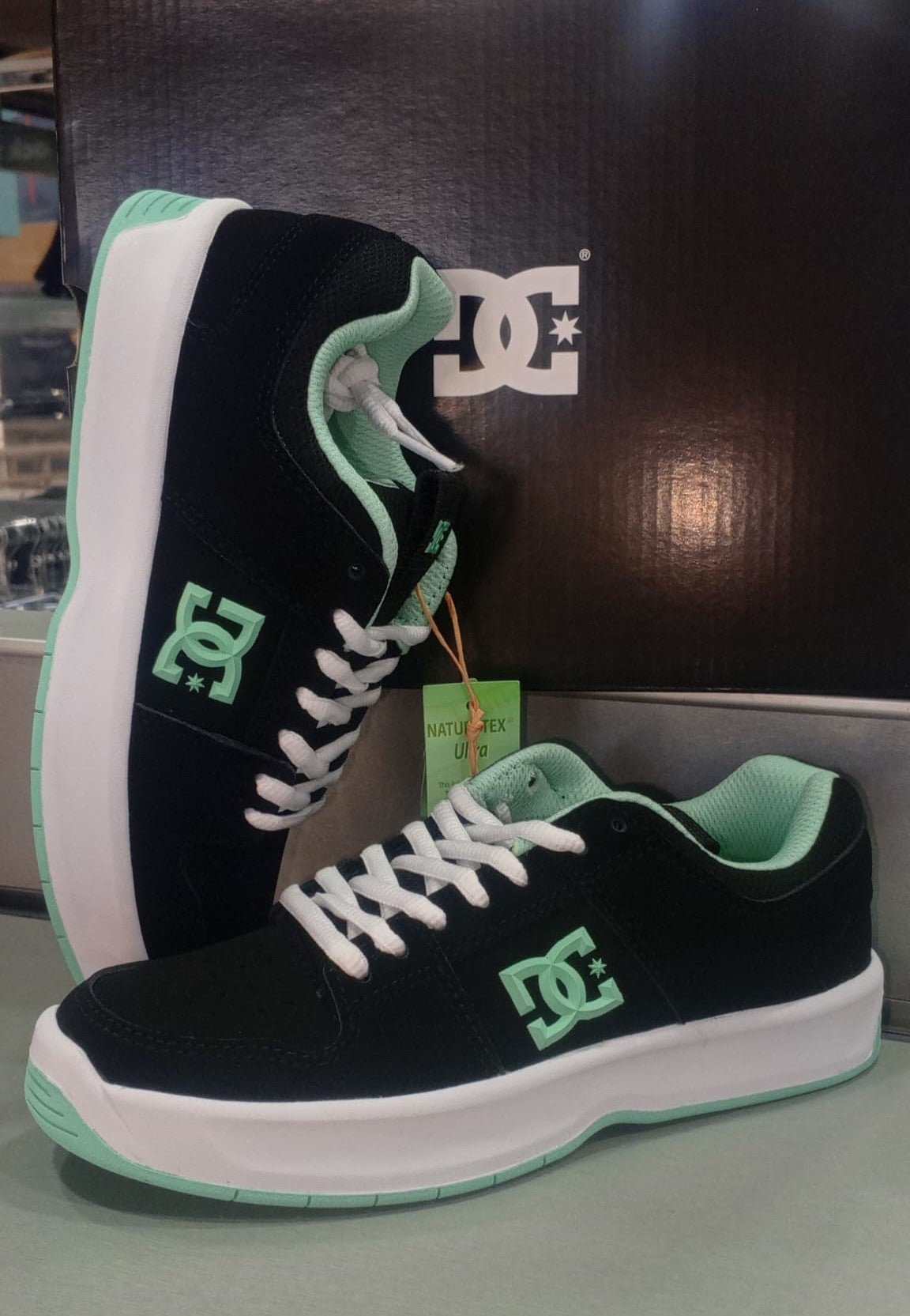 Zapatos DC Shoes Kids Modelo Lynx BA2