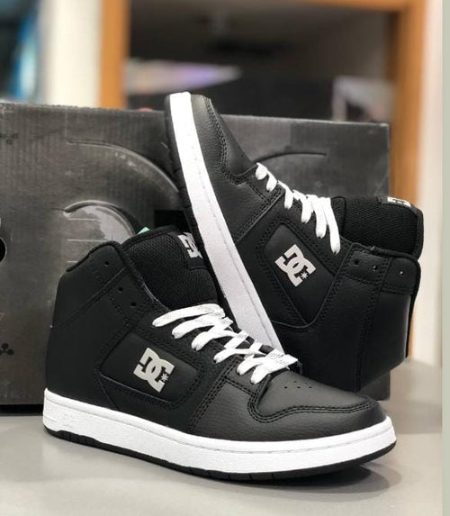 Zapatos DC Shoes Kids Modelo Manteca 4 HI BS2