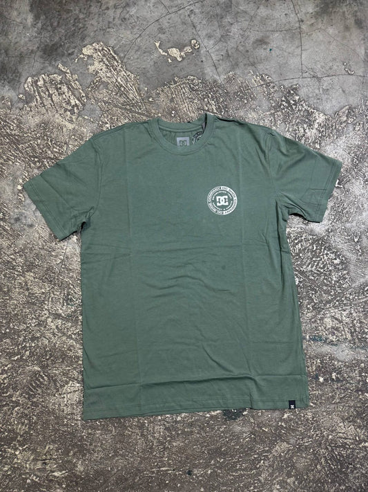 FRANELA DC SHOES MODELO CORPO FB MIL