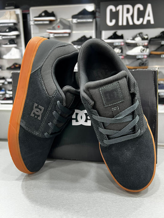 Zapatos DC Shoes Modelo Crisis 2 GRY GUM