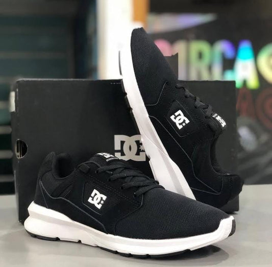 Zapatos DC Shoes Modelo Skyline BKW