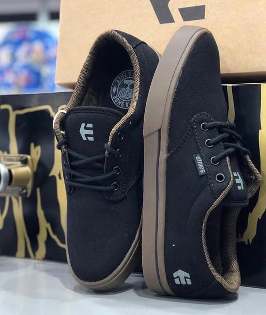 Zapatos Etnies Modelo Jameson BLK CHC GUM