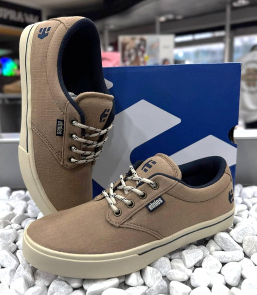 ZAPATO ETNIES MODELO JAMESON ECO TAN