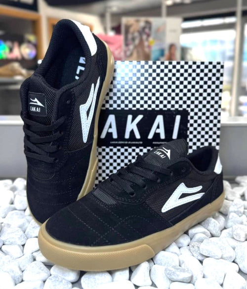 ZAPATO LAKAI MODELO CAMBRIDGE KID'S BLK/GUM