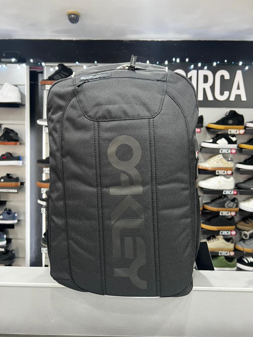 MORRAL OAKLEY MODELO ENDURO BLACKOUT 02E