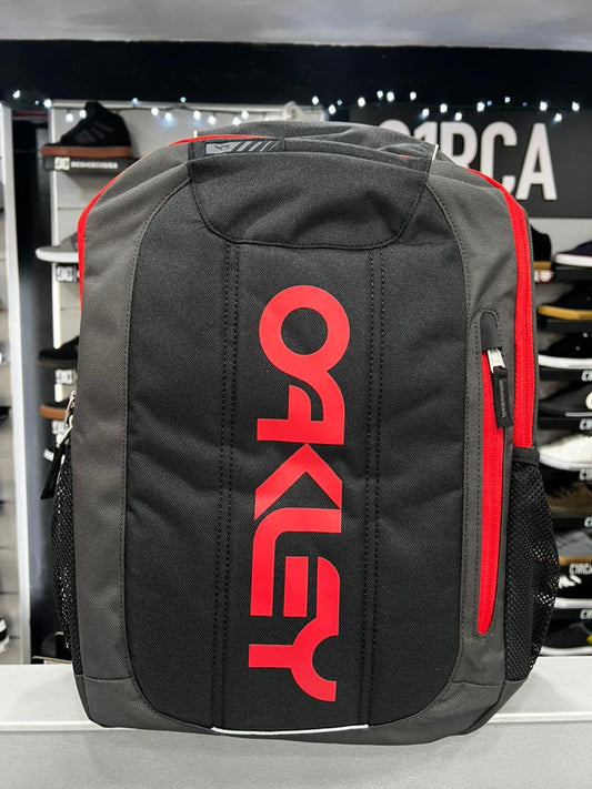 MORRAL OAKLEY MODELO ENDURO FORGED RED 9Q7