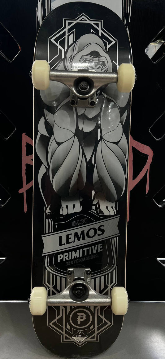 PATINETA MARCA PRIMITIVE. MODELO TIAGO LEMOS. MEDIDAS TABLA 8.125"