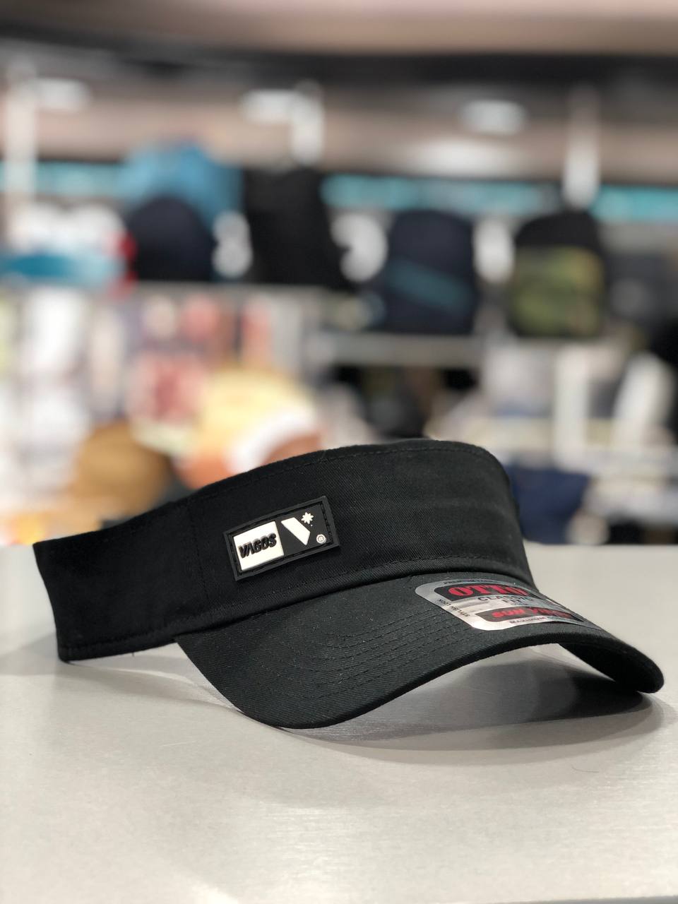 Visera Vagos Modelo 60-662 Negra Ajustable