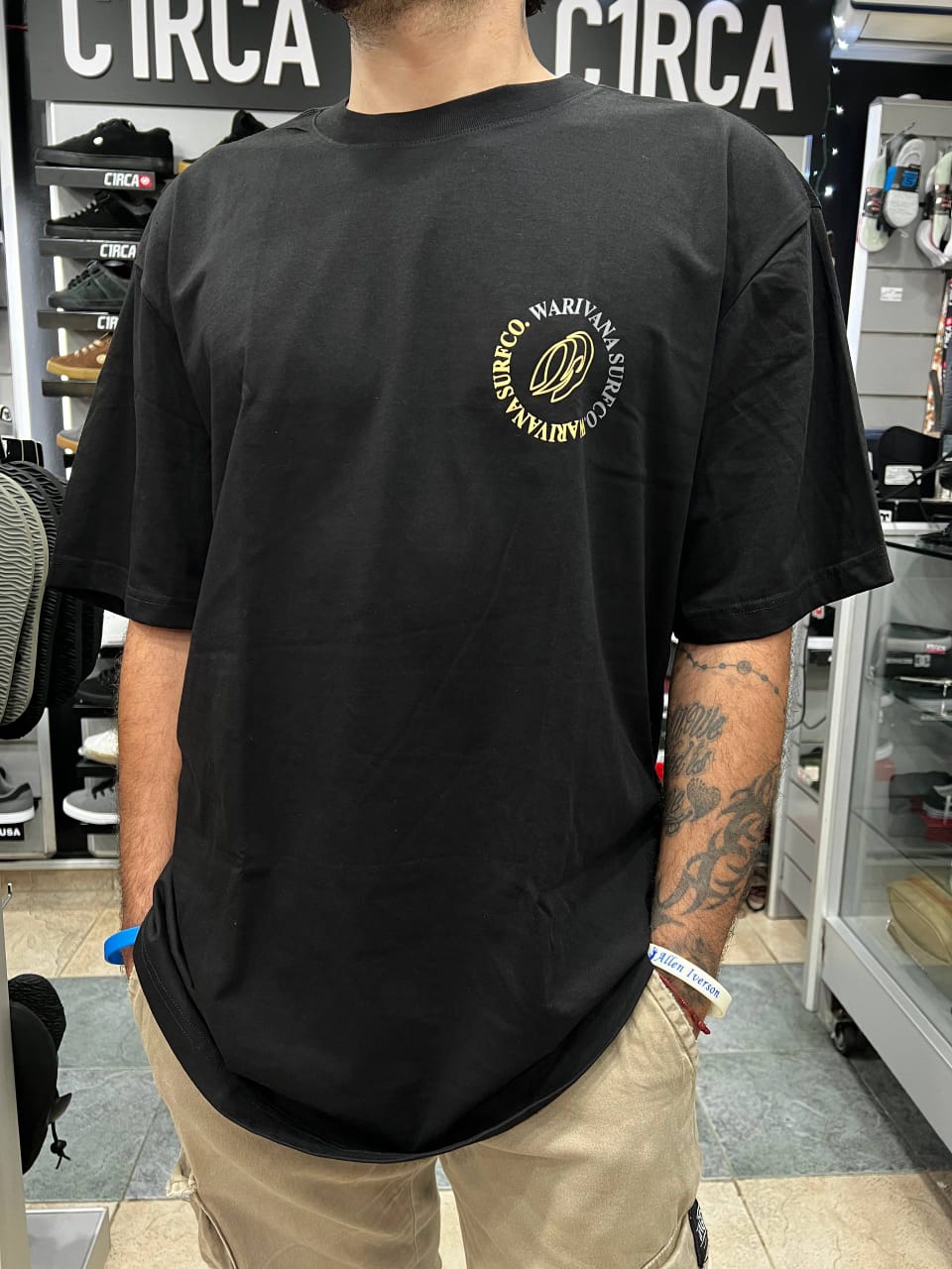 FRANELA WARIVANA MODELO OVERSIZED VIBES LIVE NEGRA