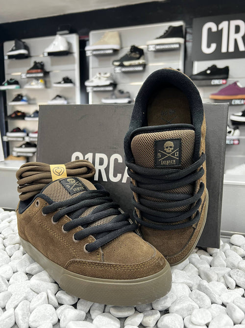 ZAPATO C1RCA MODELO AL 50 LOPEZ. COLOR MUD-BLK